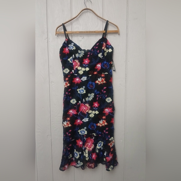 Guess Black Floral Midi Dress Embriodered Lace Size 14 - Picture 4 of 9